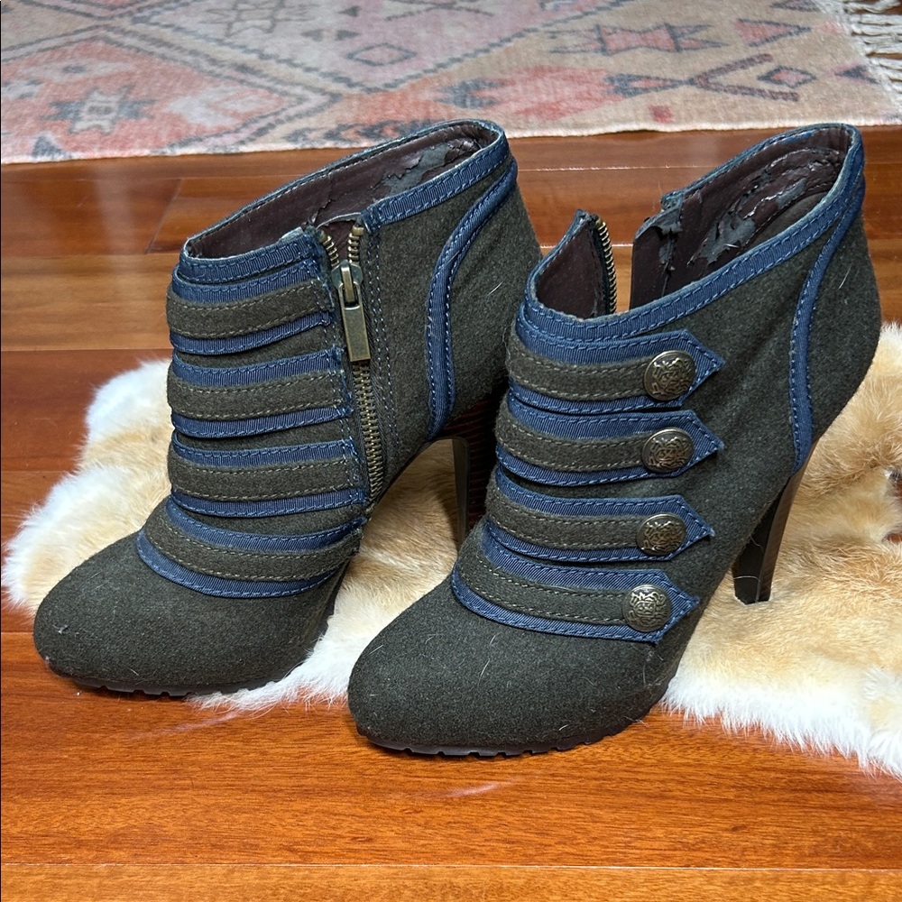 Aldo VINTAGE Women's Heeled Boots - Olive and Navy